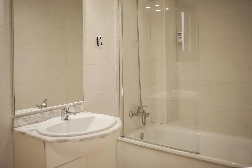 *** Szálloda Las Ramblas Pasaje Bacardi Apartments Barcelona Spanyolország